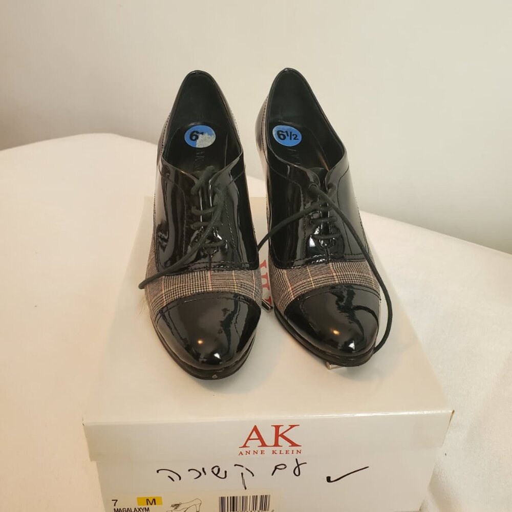 Anne Klein Black Patent Leather Plaid Lace Up Heels Booties.